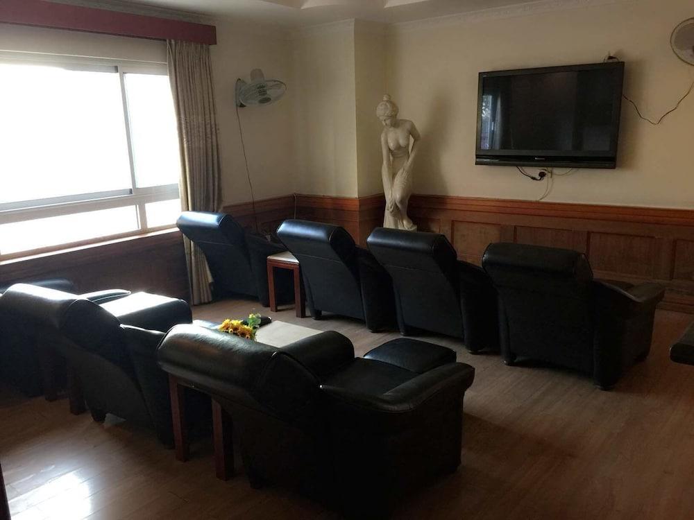 โรงแรม A25 - 221 บัก มาย ฮานอย ภายนอก รูปภาพ